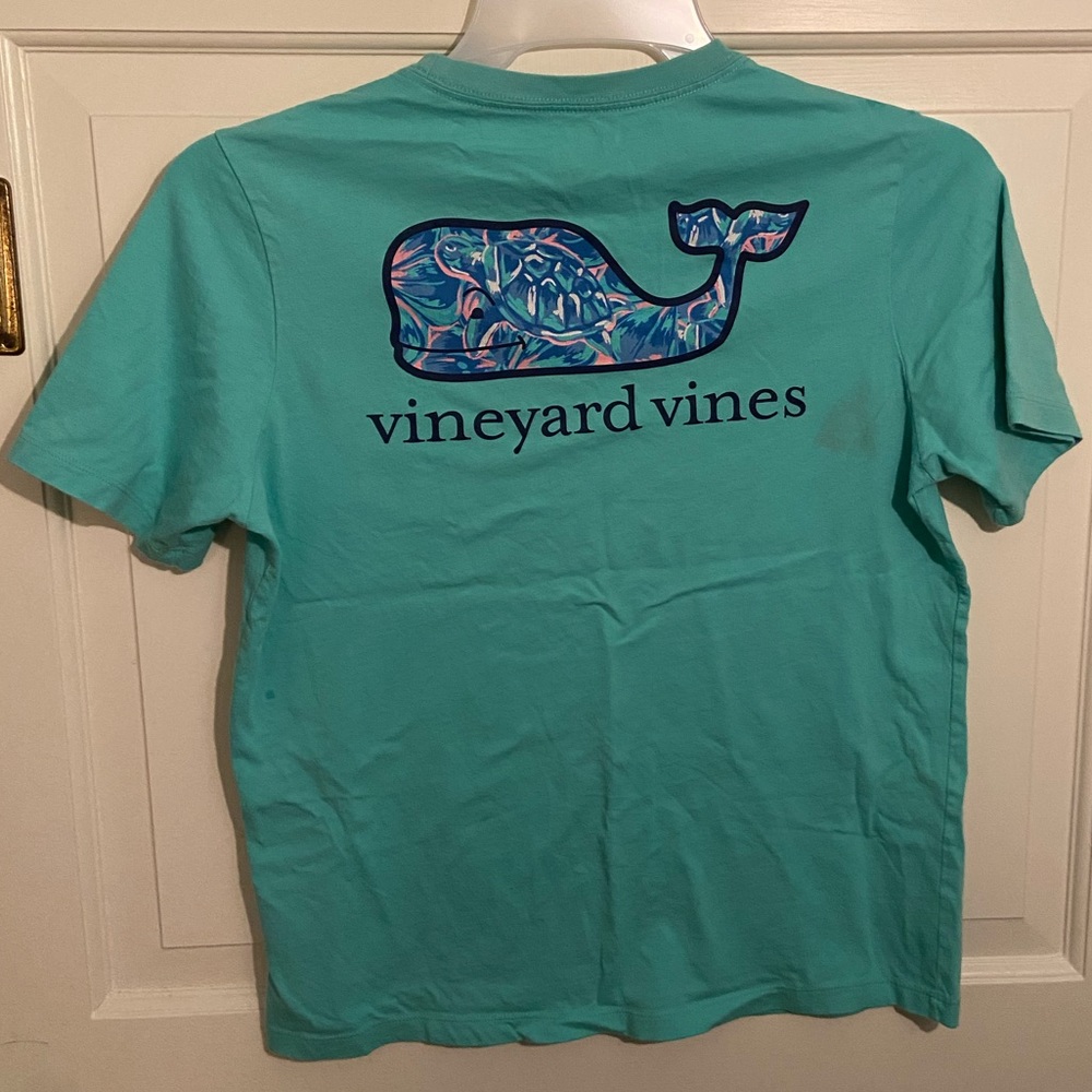 Vineyard Vines Turtle Whale T-shirt, EUC